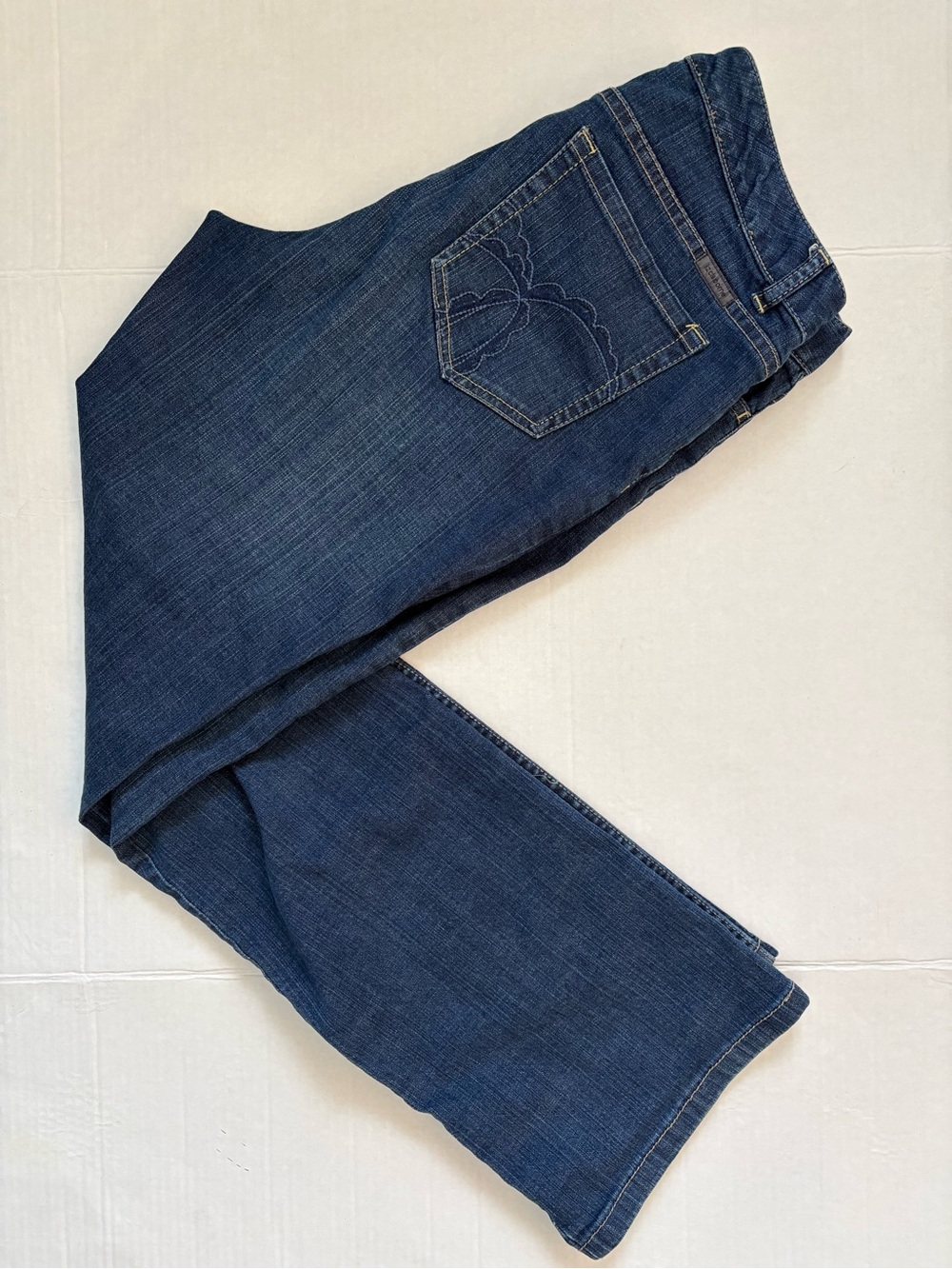 Liz Claiborne Jeans Slim Bootcut Women’s Size: 12 Blue Pocket Details
